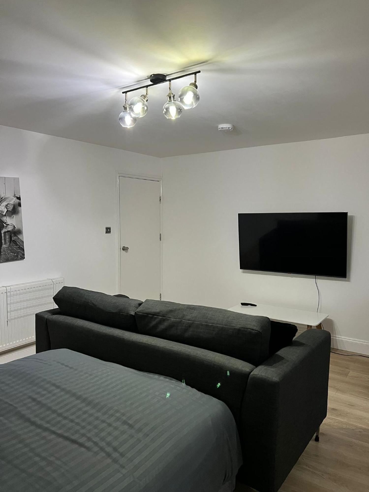 Cosy Guest House In Whitechapel Лондон Экстерьер фото